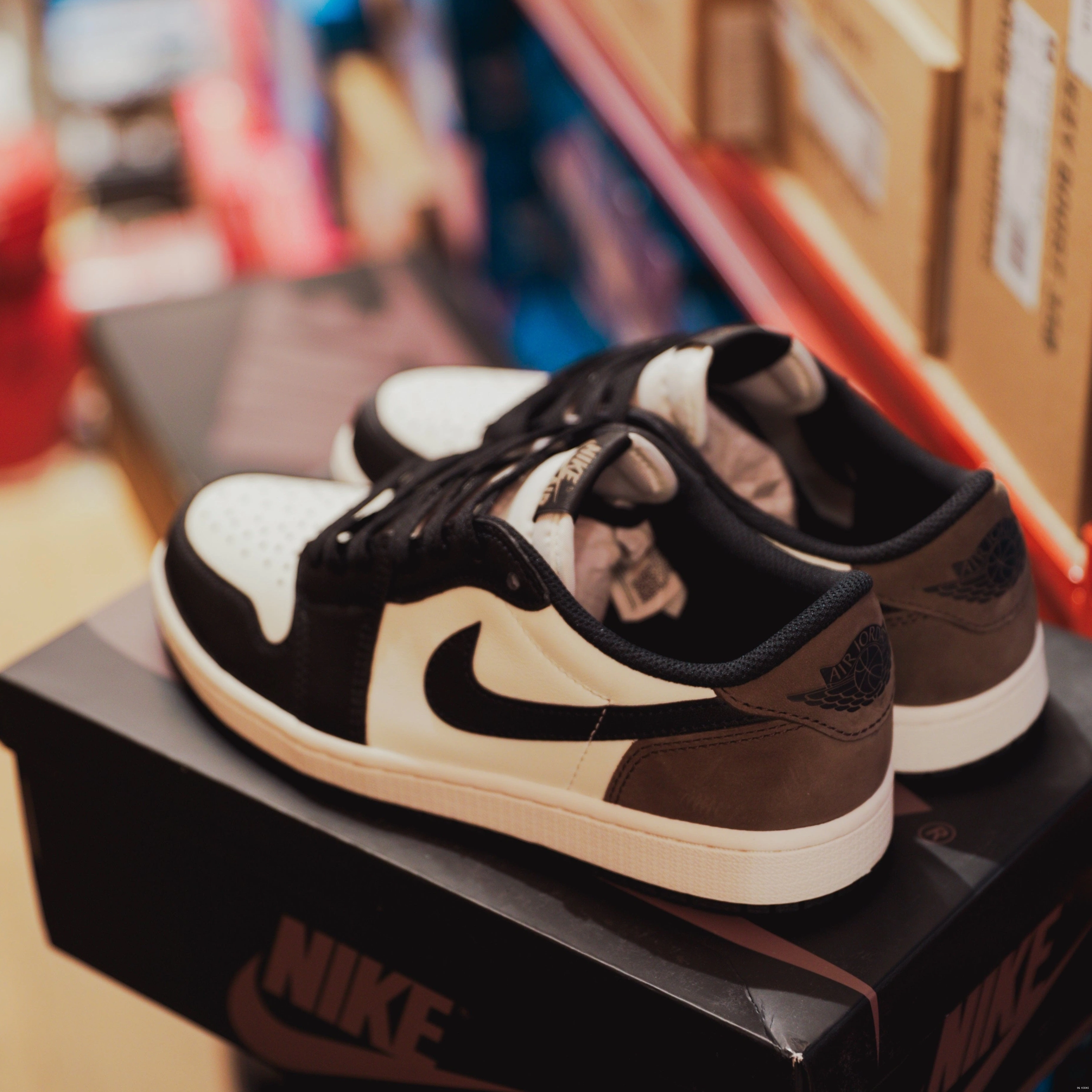 Low OG Retro 1 Mocha Jordan 0715